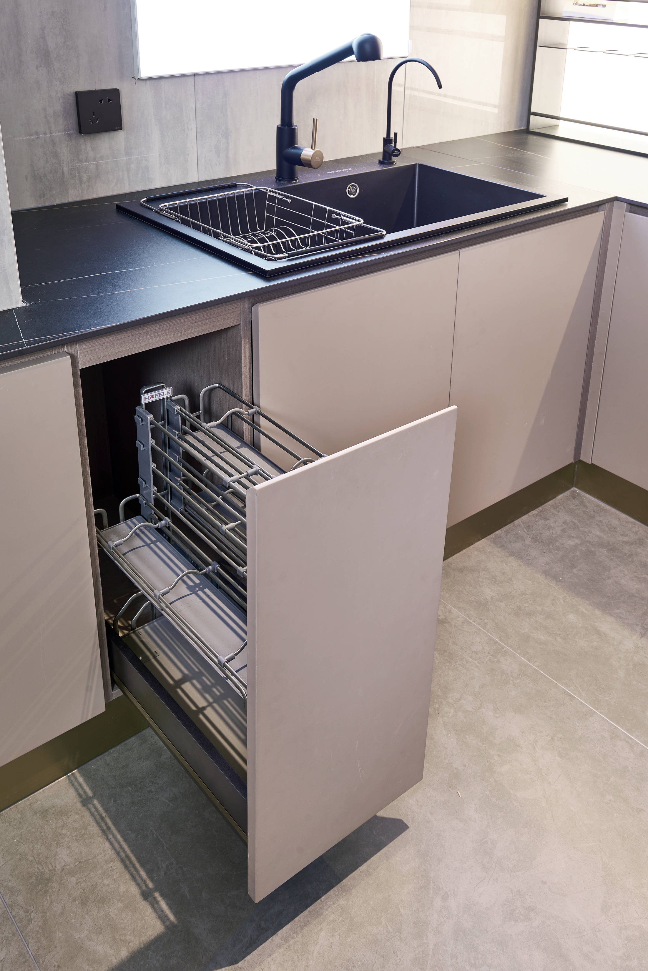 海福乐五金全方位支持广州鼎好家具全新展厅建设