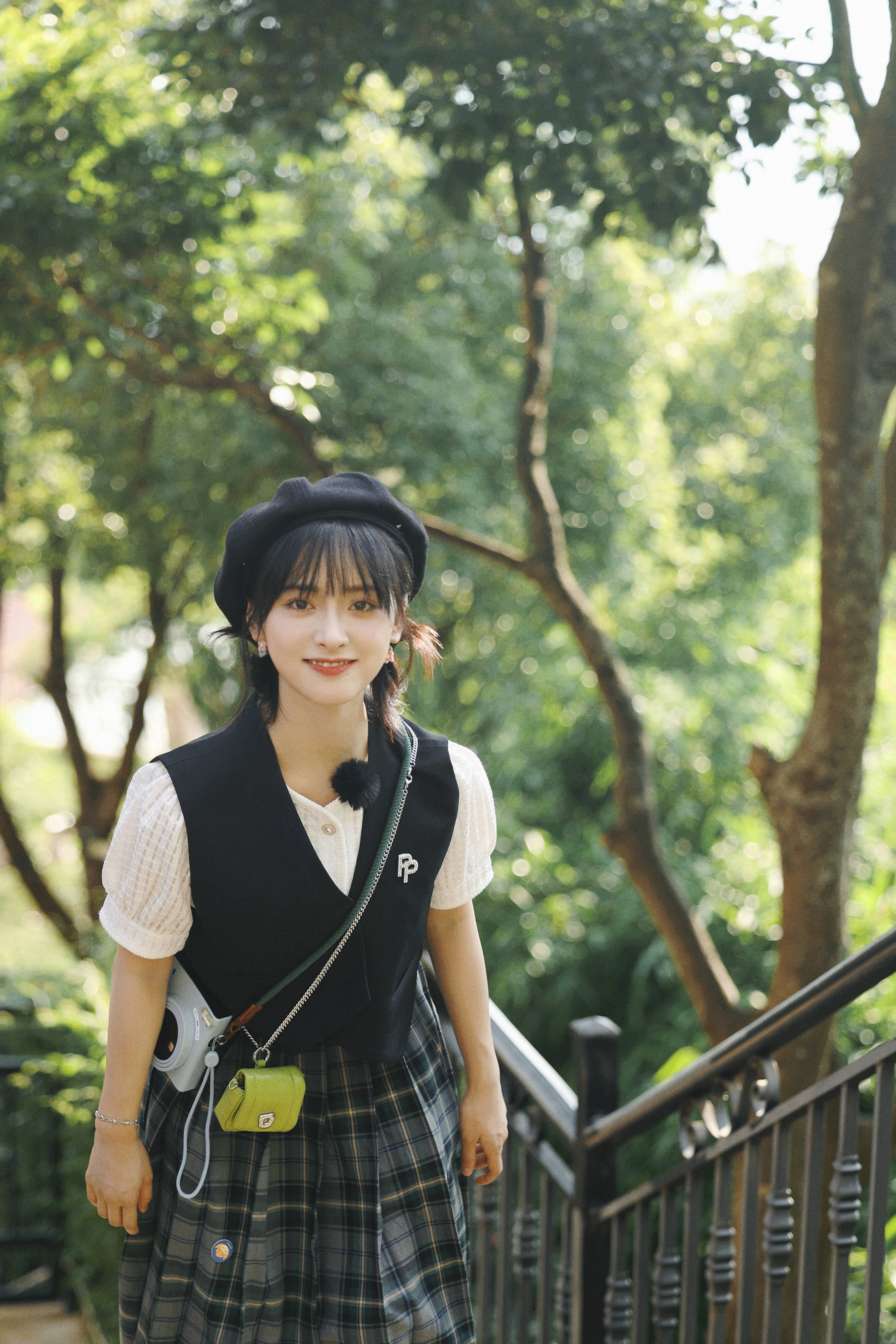 沈月格子裙贝雷帽甜美可爱 日系少女活力满满