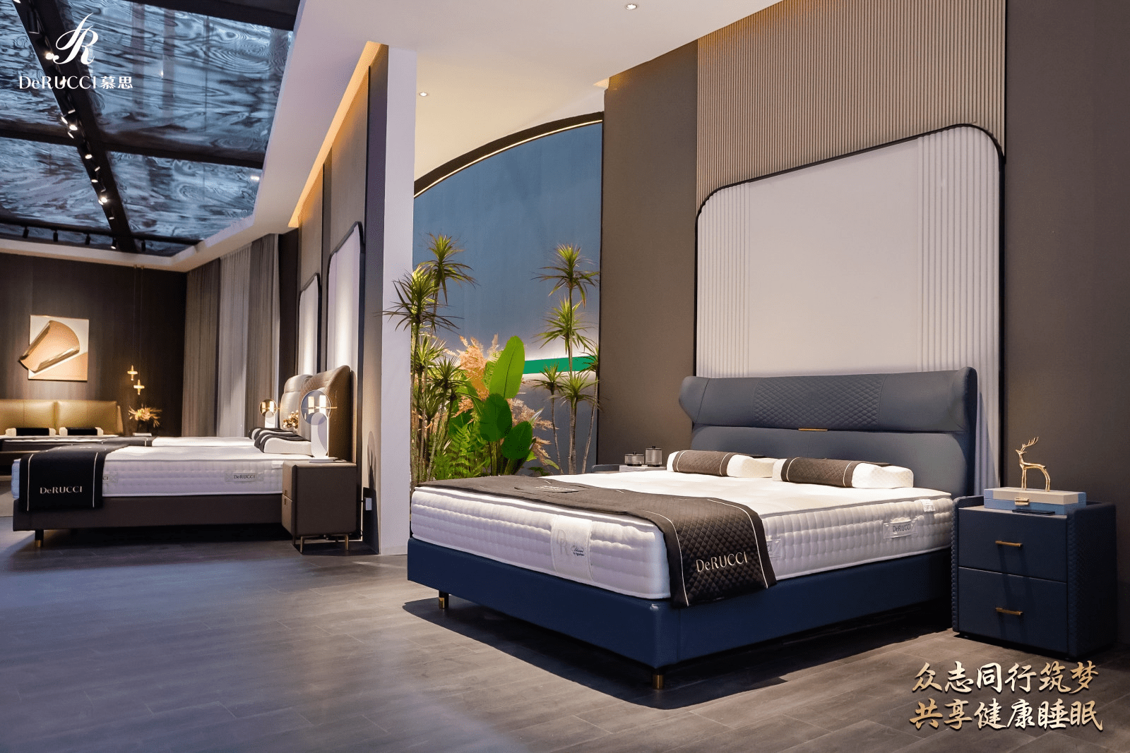 值得注意的,今年慕思展厅全新设计展馆场景,整体空间更加简洁明亮,以