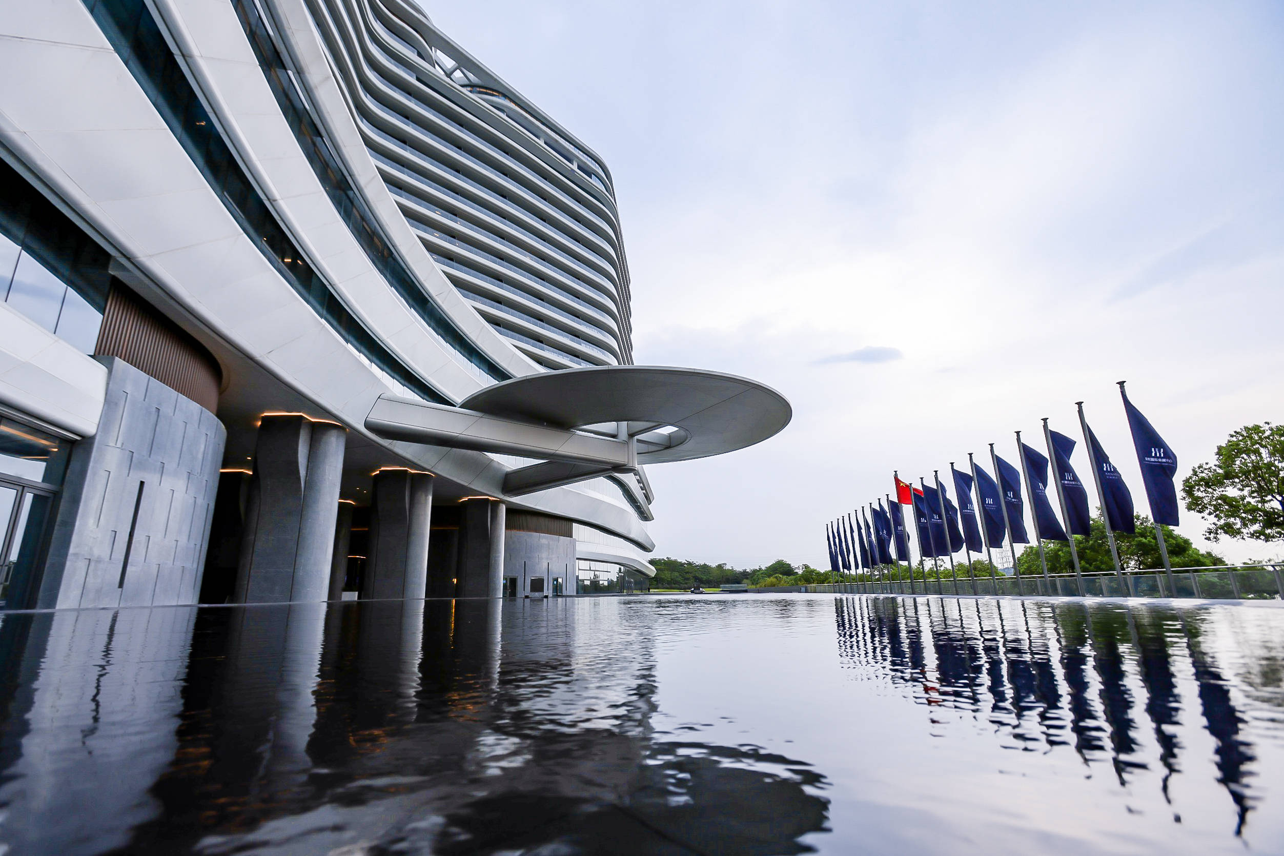 广州生物岛新晋豪华酒店造型酷似奢华游轮设计看点十足