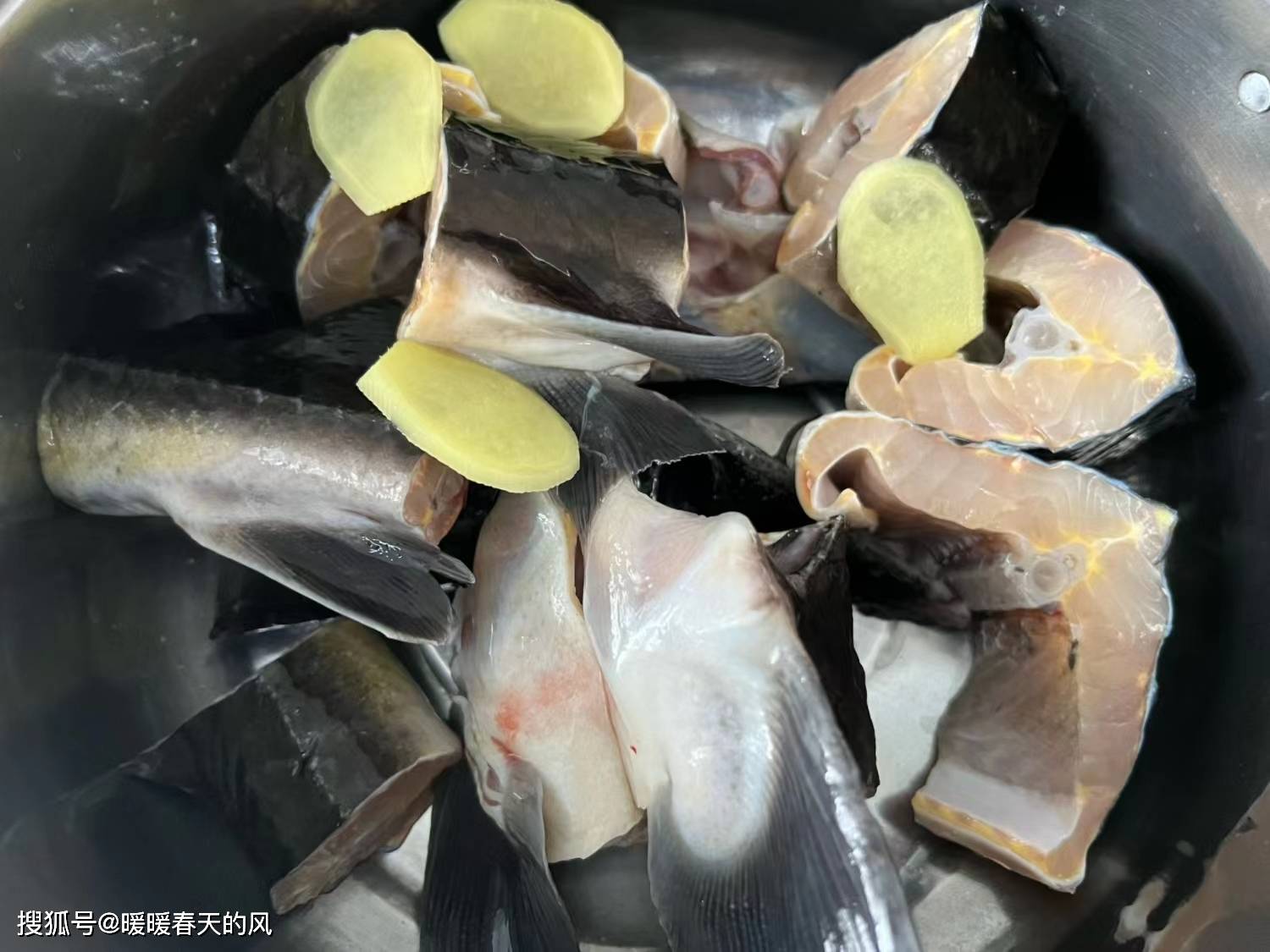 吃够了清蒸的,来一道红红烧鲟鱼吧!_豆瓣酱_大蒜_生姜