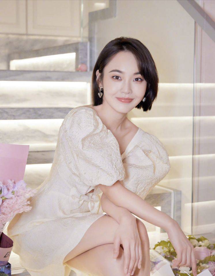 女明星张佳宁写真合集：清新甜美、俏皮可爱-搜狐大视野-搜狐新闻