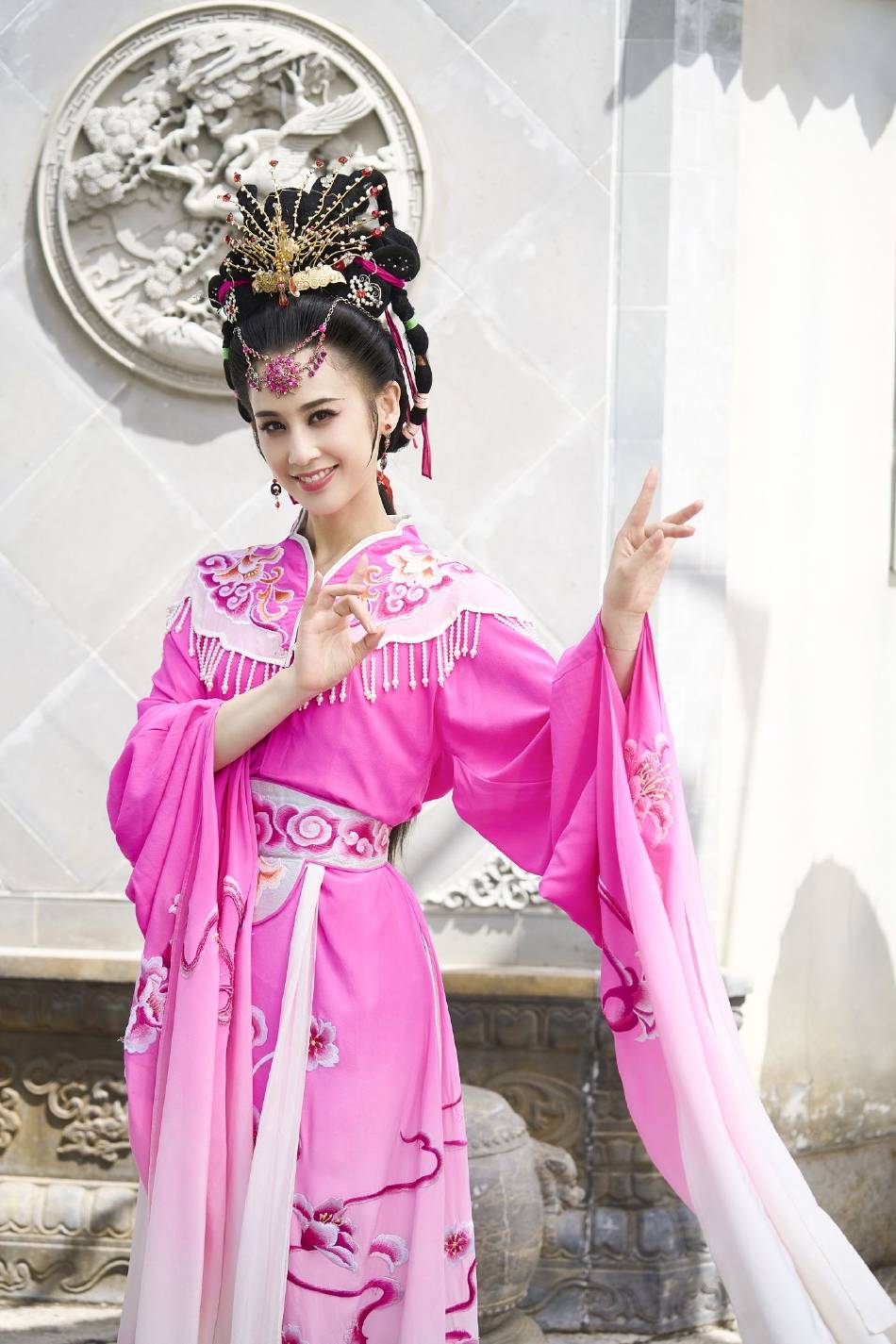 黄圣依扮黄梅戏版七仙女 一身粉色戏服皮肤雪白-搜狐大视野-搜狐新闻