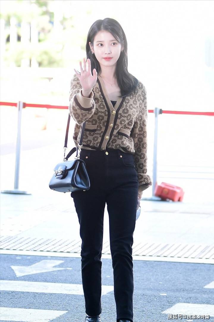 iu李知恩机场美图被拍简约的秋季穿搭美到骨子里