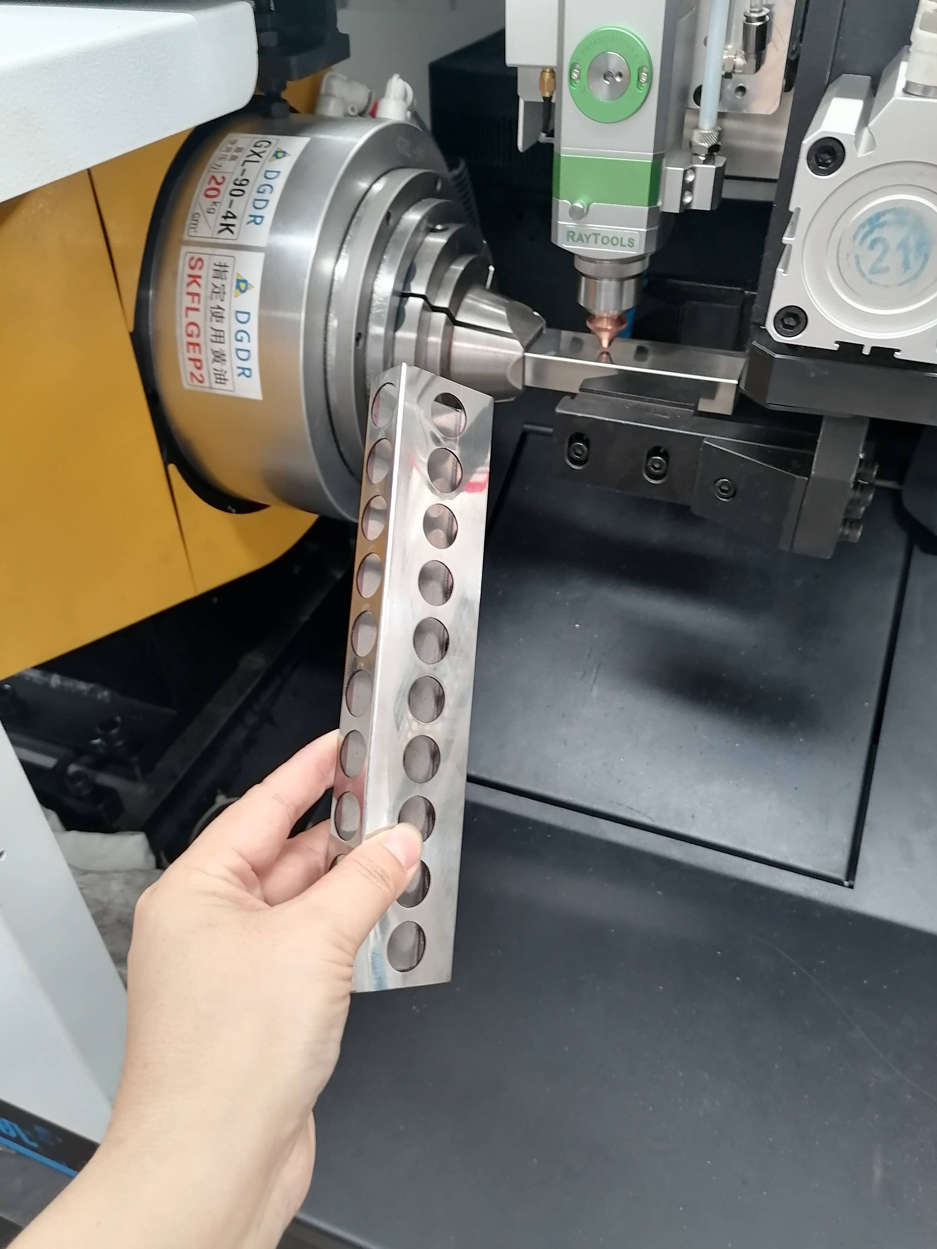 隆信小型激光切管机切割矩形管效果展示_激光_效果_隆信