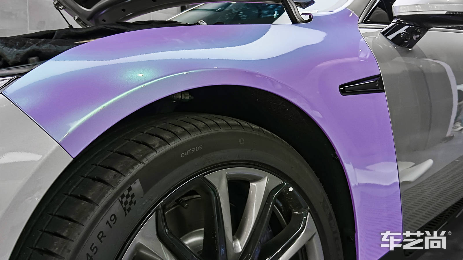 小鹏p7 yeecar改色 双色紫魅绿_搜狐汽车_搜狐网