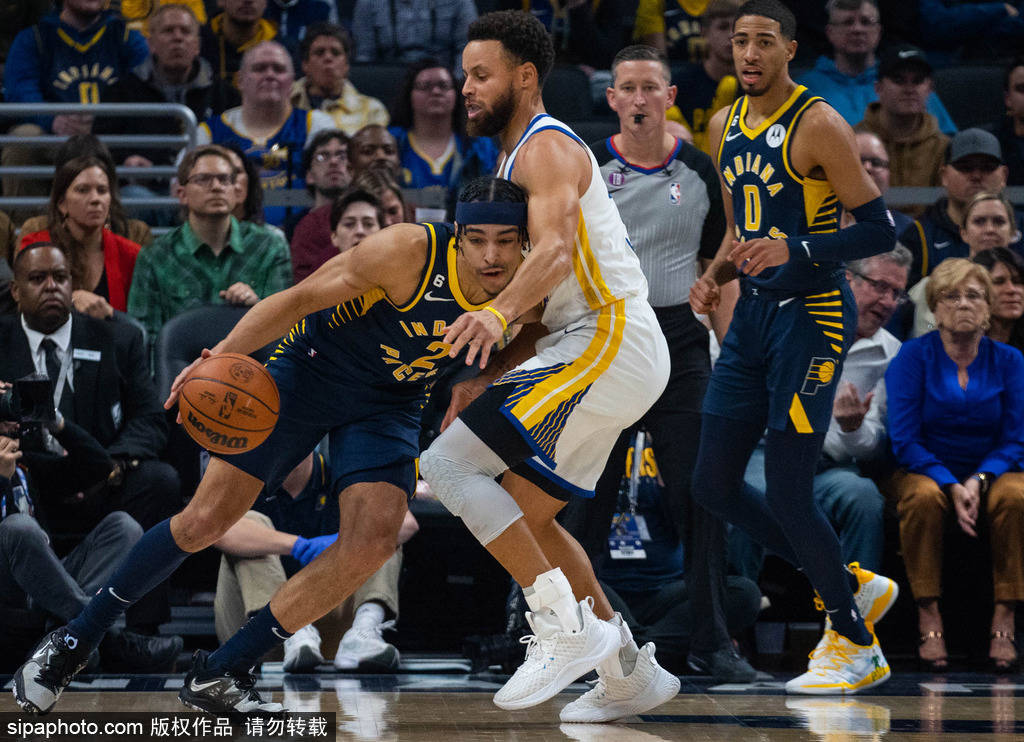 勇士队库里狂砍50分创赛季新高带队逆转战胜劲旅凯尔特人