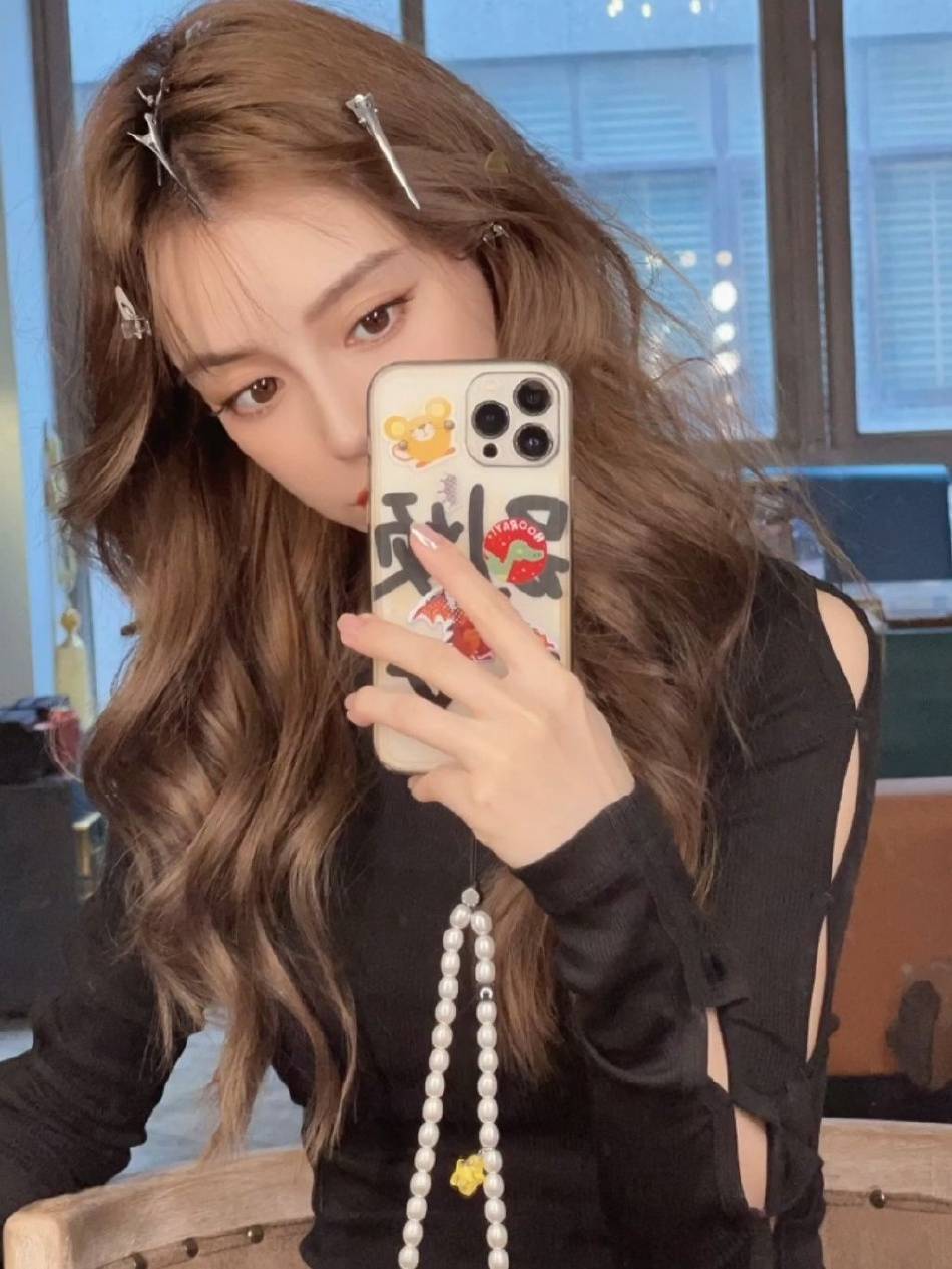 Angelababy,一头波浪金发,很有摩登女郎的感觉-搜狐大视野-搜狐新闻