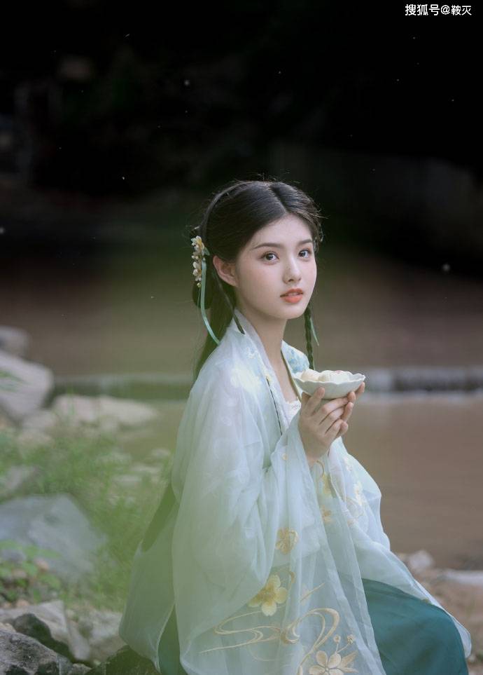 艾米汉服照清新素雅