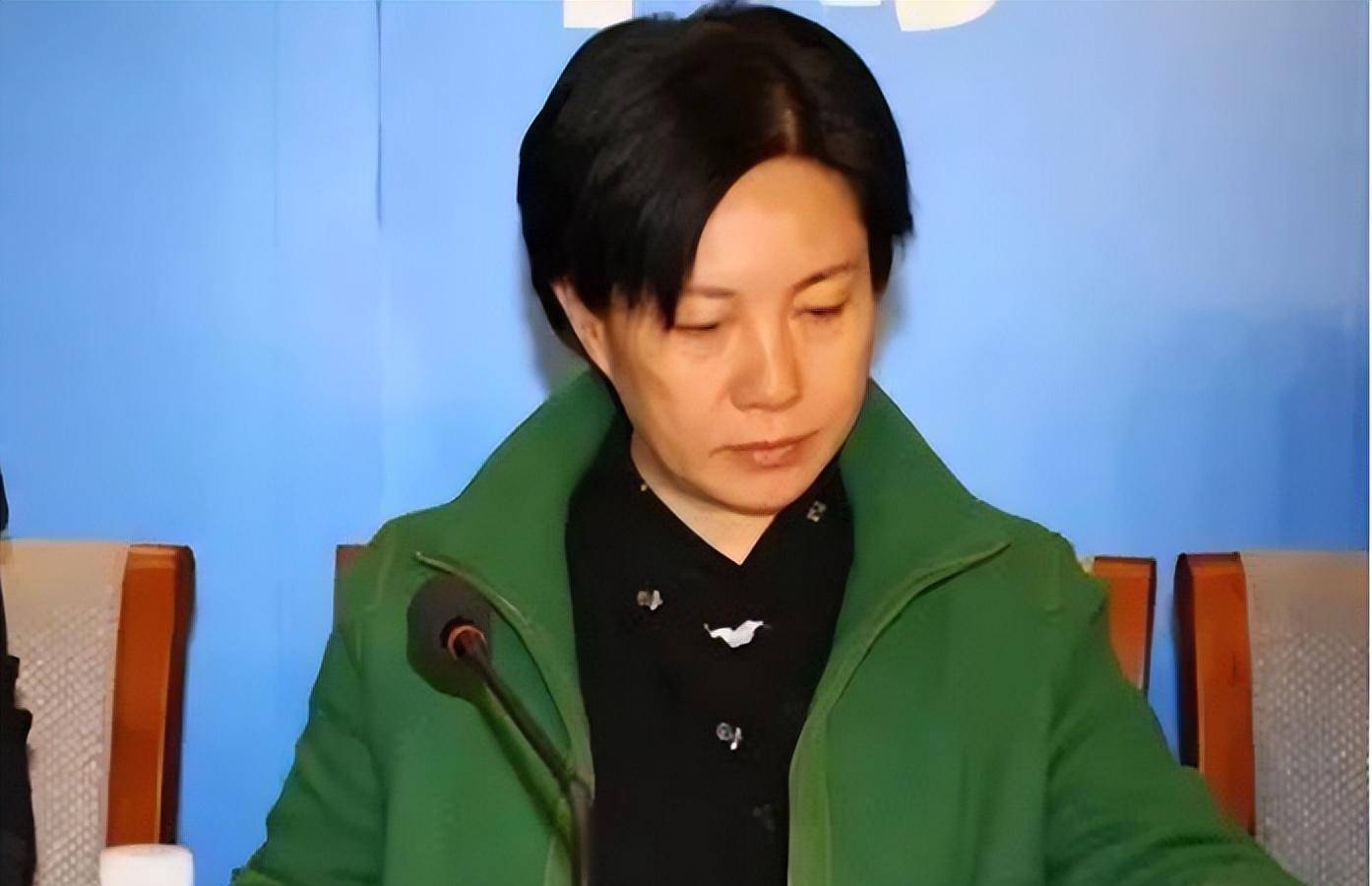 张美芳:背爱马仕到农村"扶贫",名下7套房,过节收礼5000万_江苏省_财政