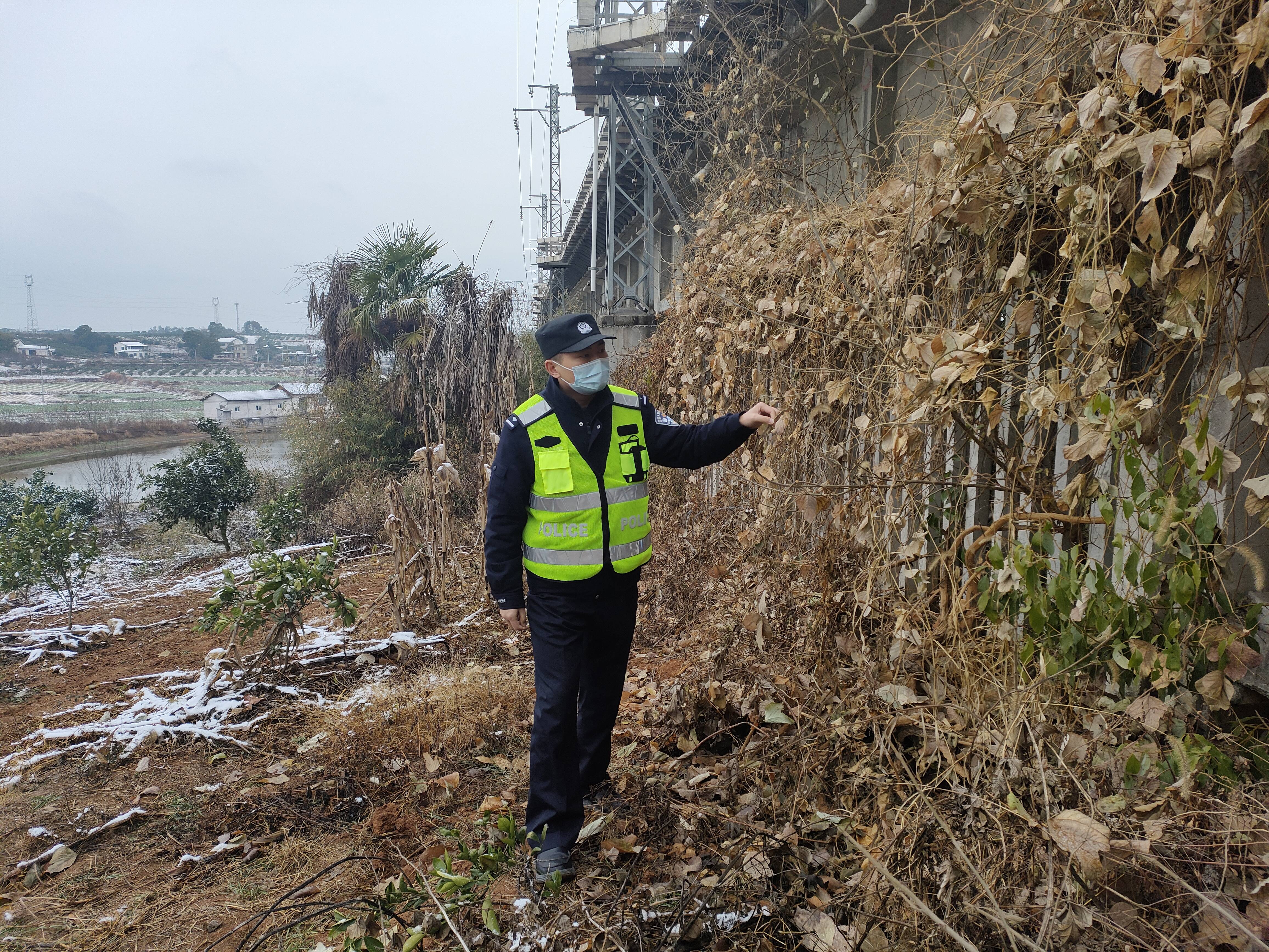 “战雨雪 护安然”，枝江北站派出所积极应对恶劣气候，保障旅客安然出行