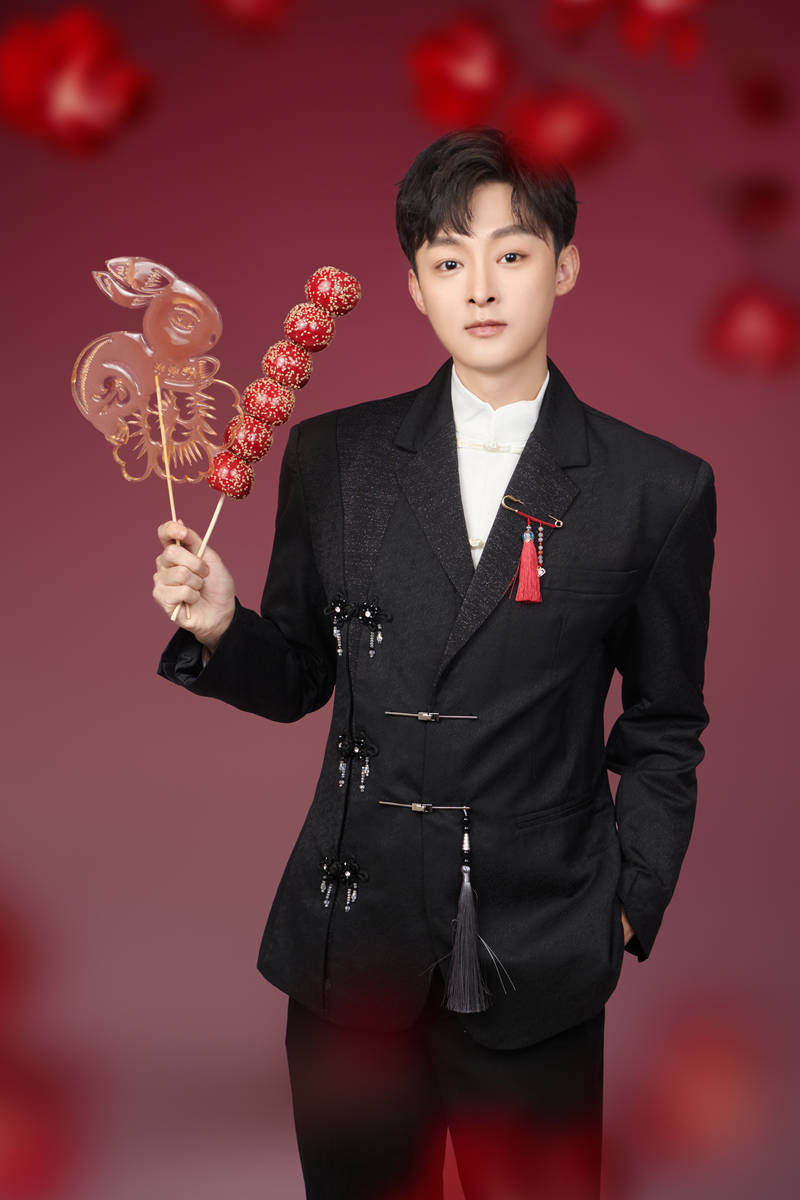 都星言曝新春时尚写真 《择君记》新角色引期待_观众_一角_身姿