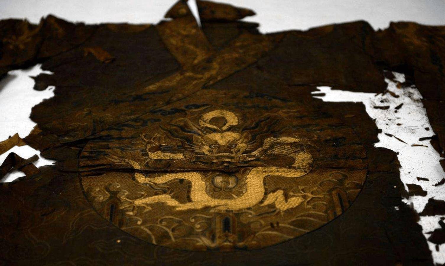 硬挖万历皇陵,文物遭到严重破坏,遭后世一片唾骂_皇帝_朱棣_吴晗和