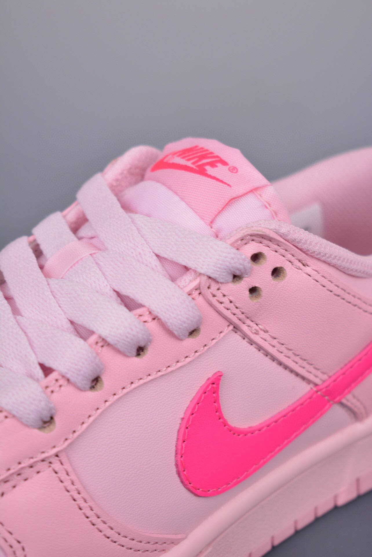 耐克nike sb dunk low triple pink 芭比荧光粉低帮板鞋