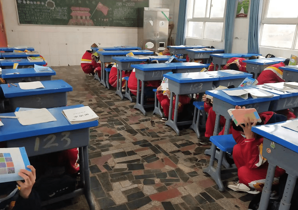 内江威远县新店中学开展新学期地震应急撤离演练_师生_工作_组织