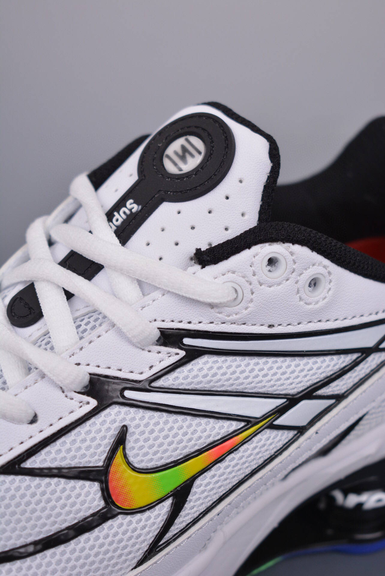 耐克supreme x nike shox ride 2 sp 扣篮运动滑板鞋_logo_后跟_磨损