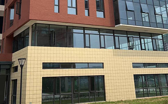 耐盾软瓷告诉大家关于软瓷柔性面砖具备的几大特点_装饰_施工_瓷砖