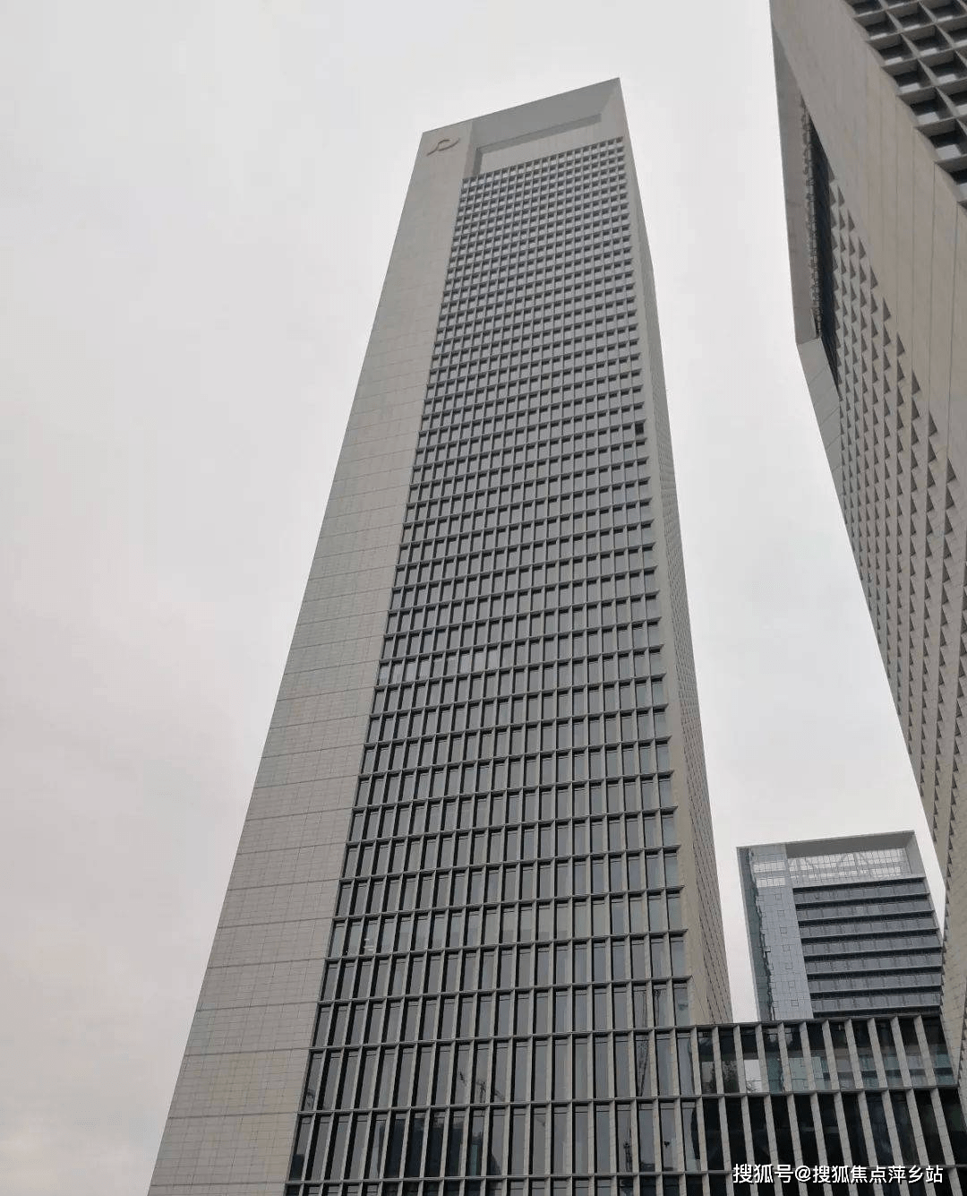 【佛山保利东湾】售楼处电话400-022-8887转9999 售楼中心_24小时电话