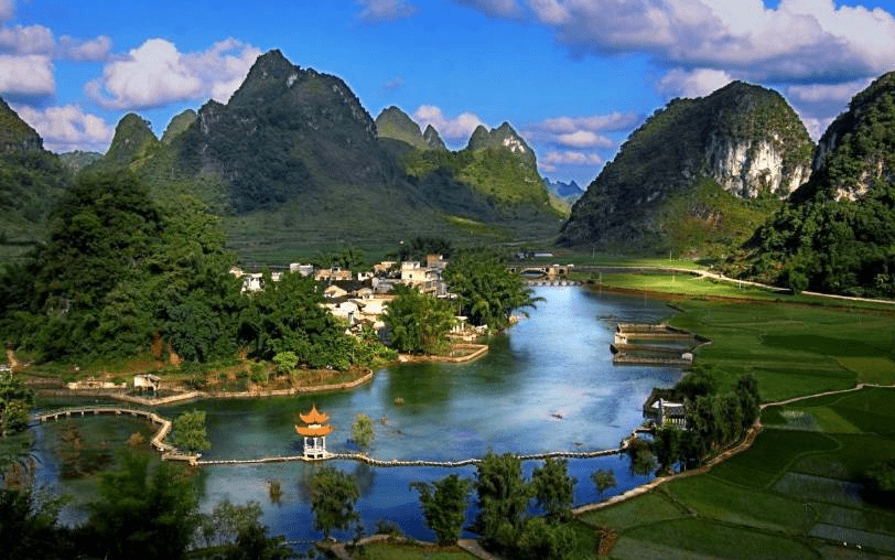 中国西南地区三大名泉,除了大理蝴蝶泉,桂平乳泉,还有靖西鹅泉_泉眼