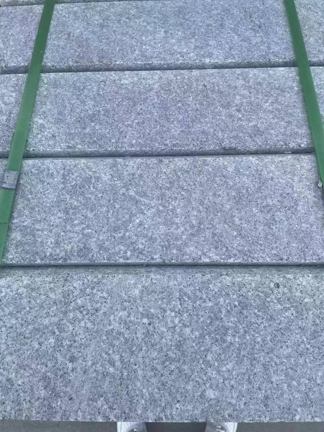 芝麻灰花岗岩荔枝面报价和使用_装饰_材料_石材