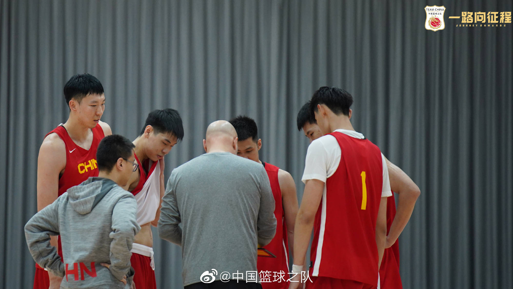 组图:中国男篮短训营 周琦曾凡博积极训练-搜狐大视野-搜狐新闻