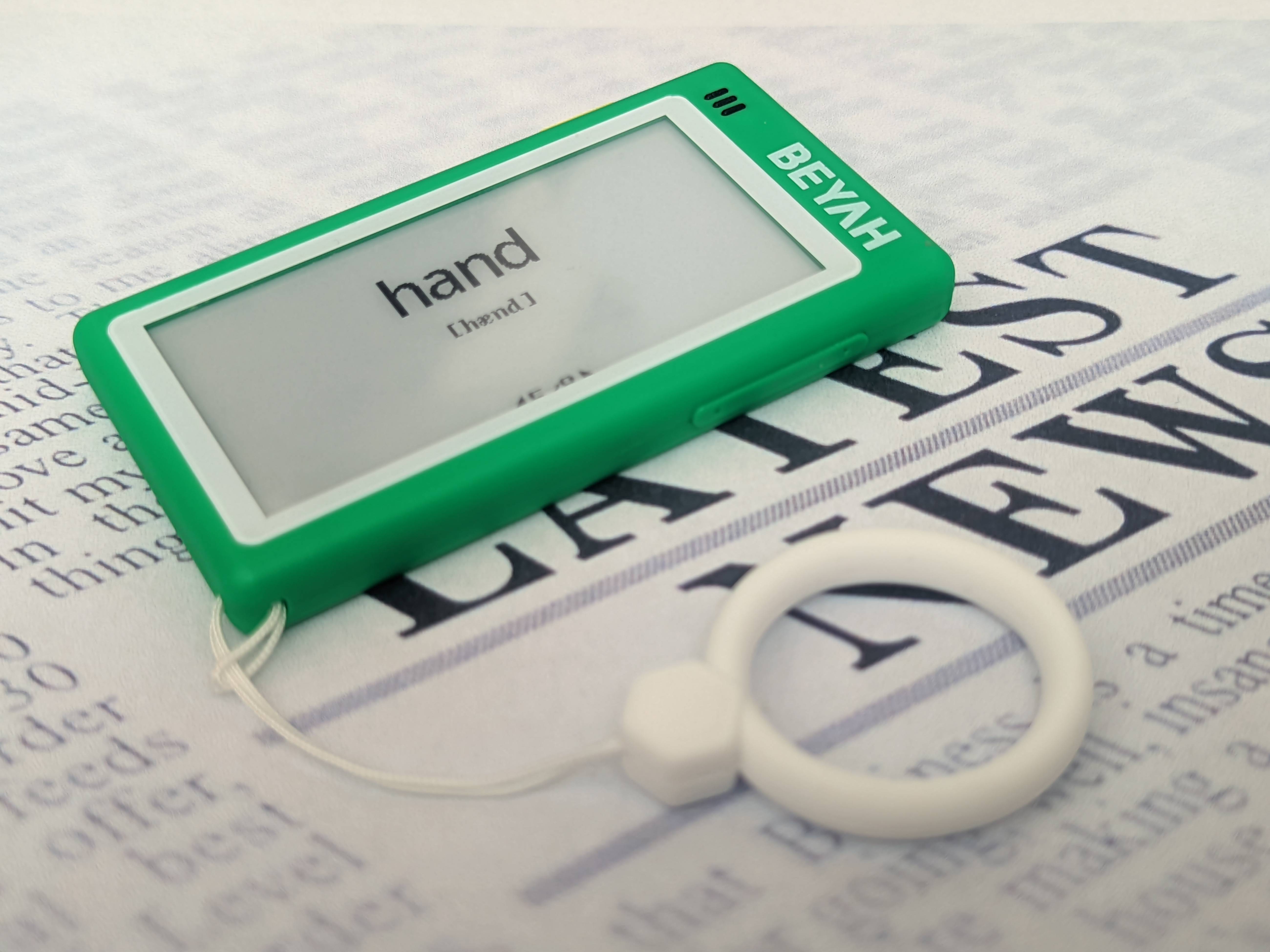 全面屏、资源丰富、外教真人发音、离线可用，孩子背单词就用背呀电子单词卡D1