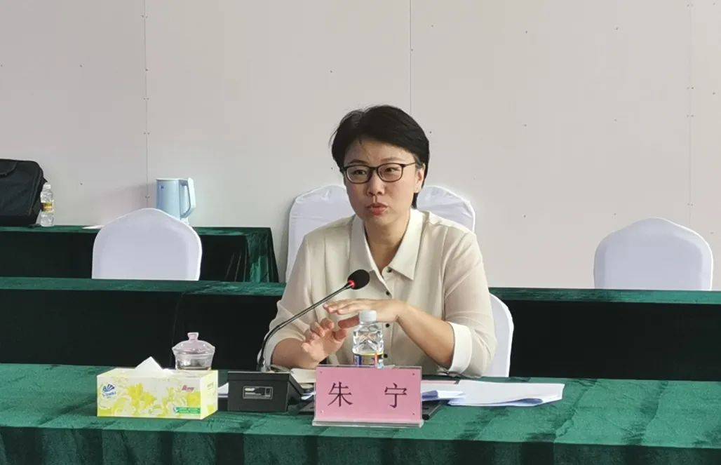 4月27日,海南省药品监督管理局党组书记,局长朱宁一行8人莅临海凭国际