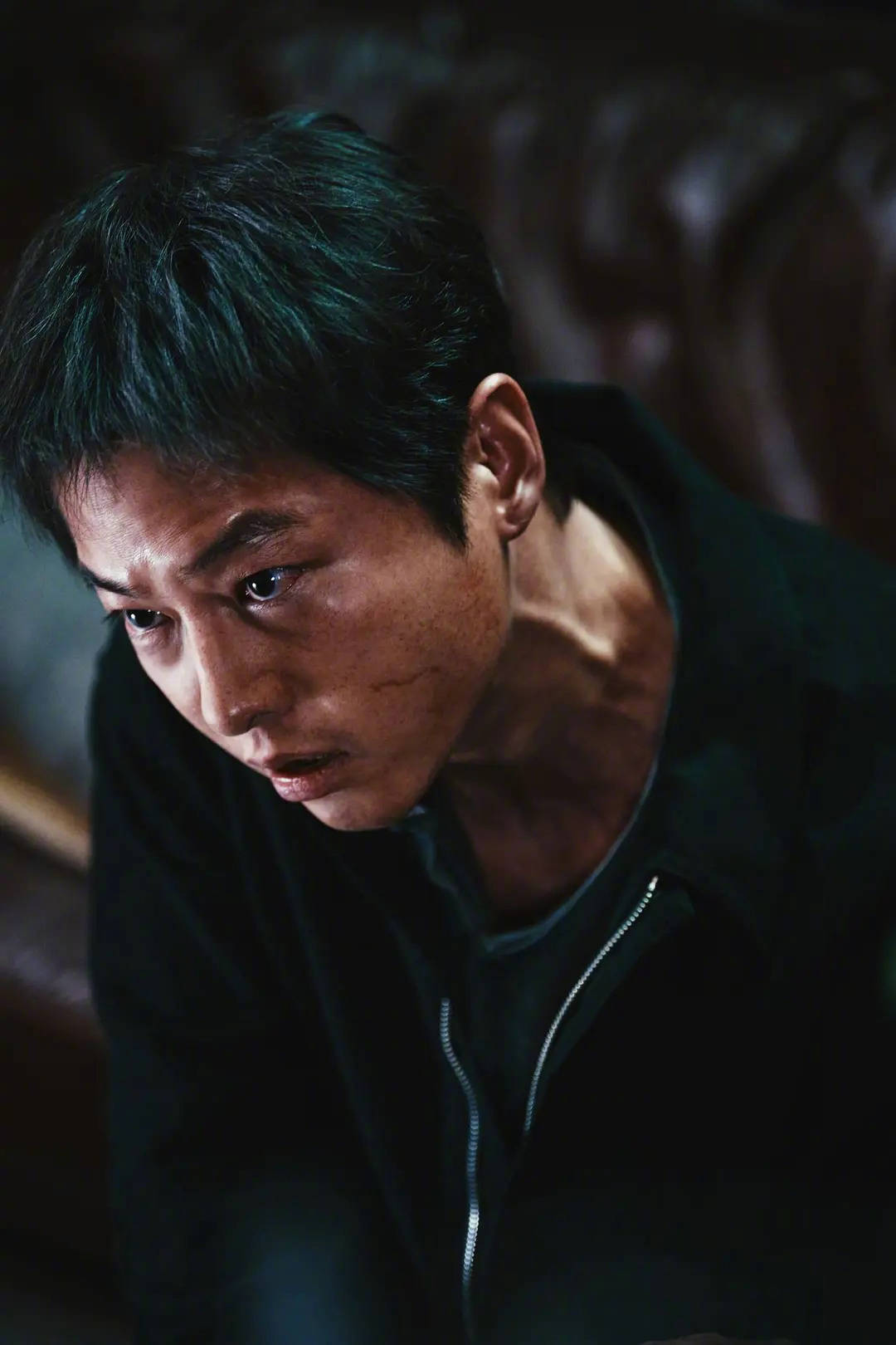 宋仲基主演黑帮新片《祸乱》首曝预告 入选戛纳国际电影节"一种关注"