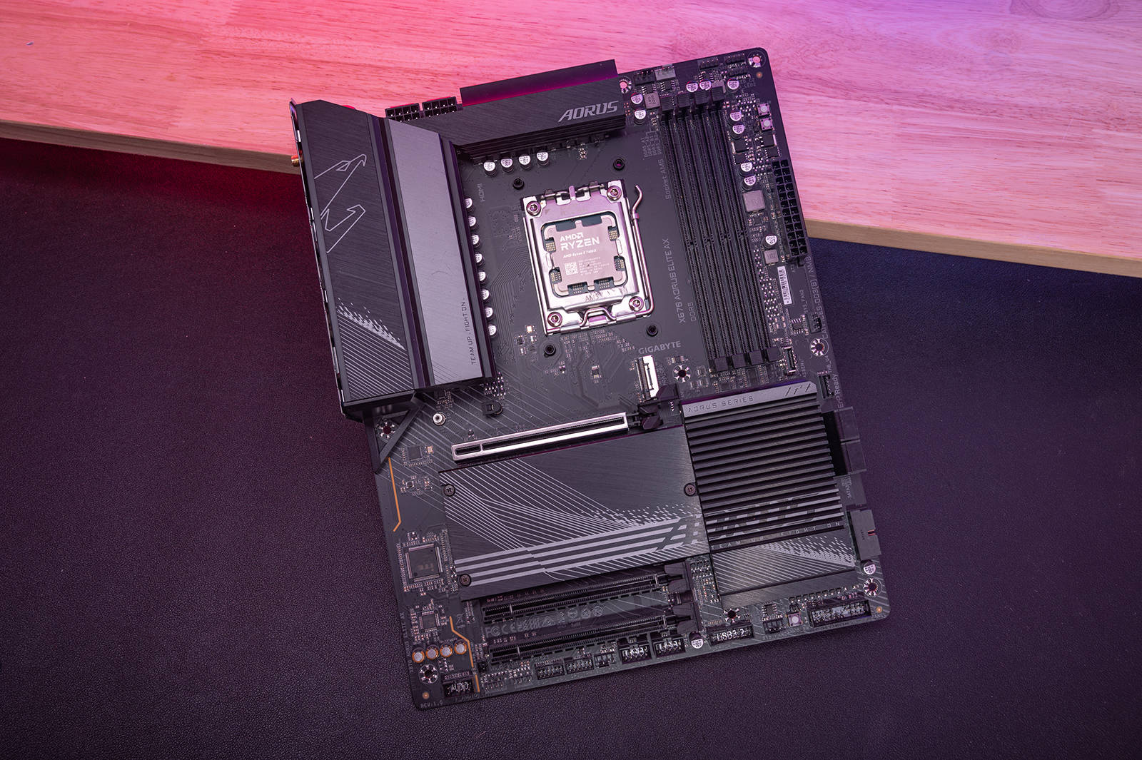 gt730亮机卡硬盘:金百达 kp260 2tb内存:金百达 ddr4 3200灯条 8gbx2