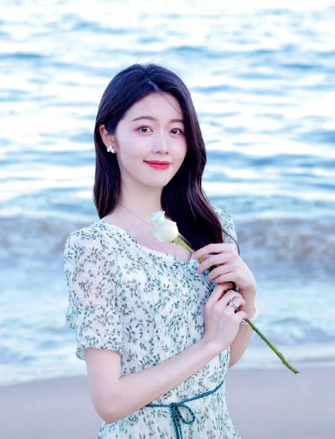 闲来无事,品茶煮字.把时光刻上幸福的名字,把岁月演绎成最美的样子.