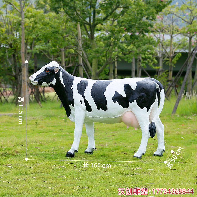 玻璃钢仿真奶牛雕塑 仿真动物雕塑_装饰_进行_环境