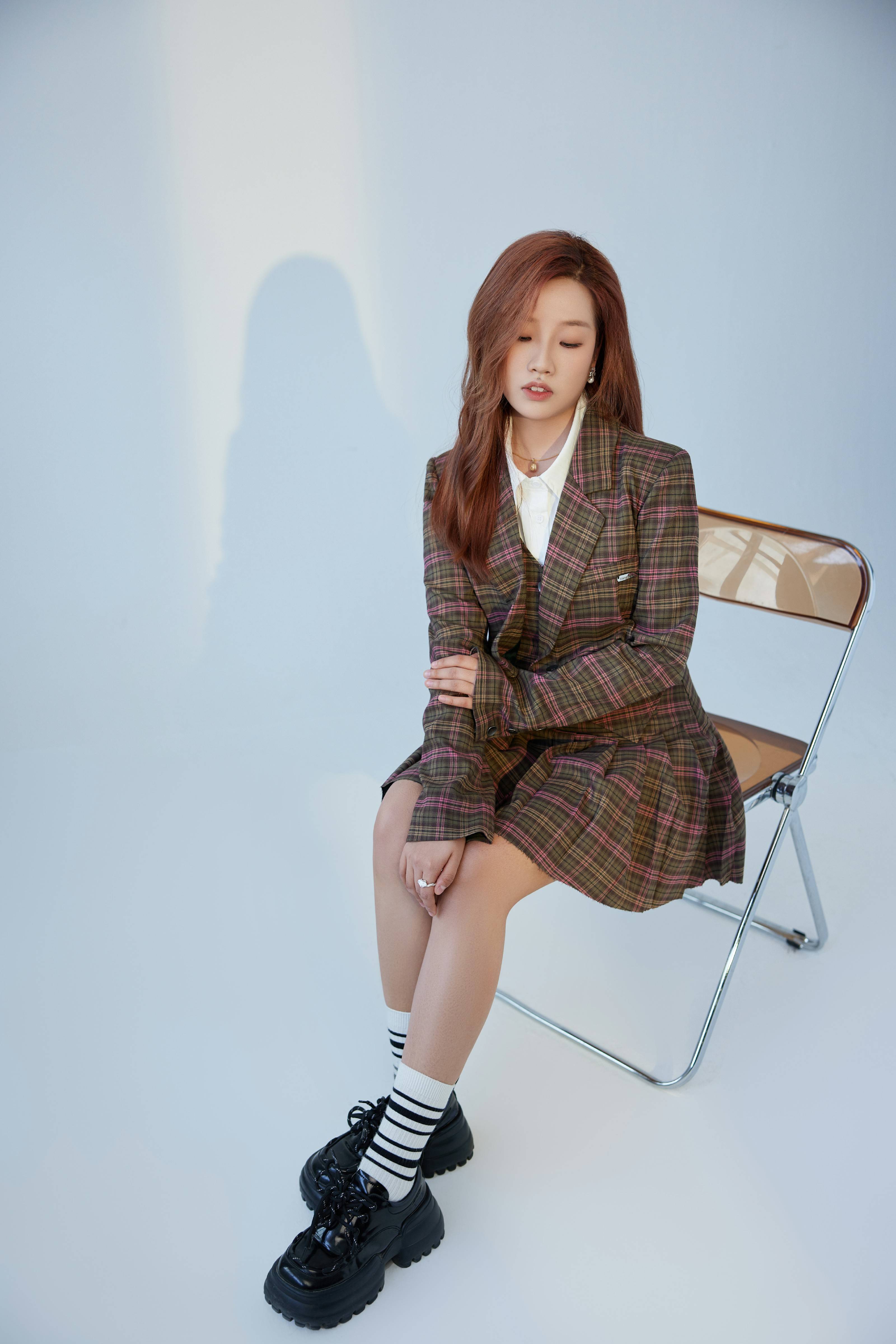 张露馨单曲《地北偏移》演唱分开后的何去何从