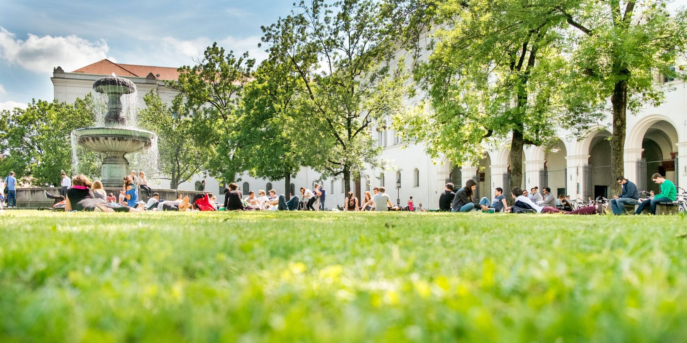 慕尼黑大学是由慕尼黑的研究机构,大学校园,基金会和企业共同组合构成
