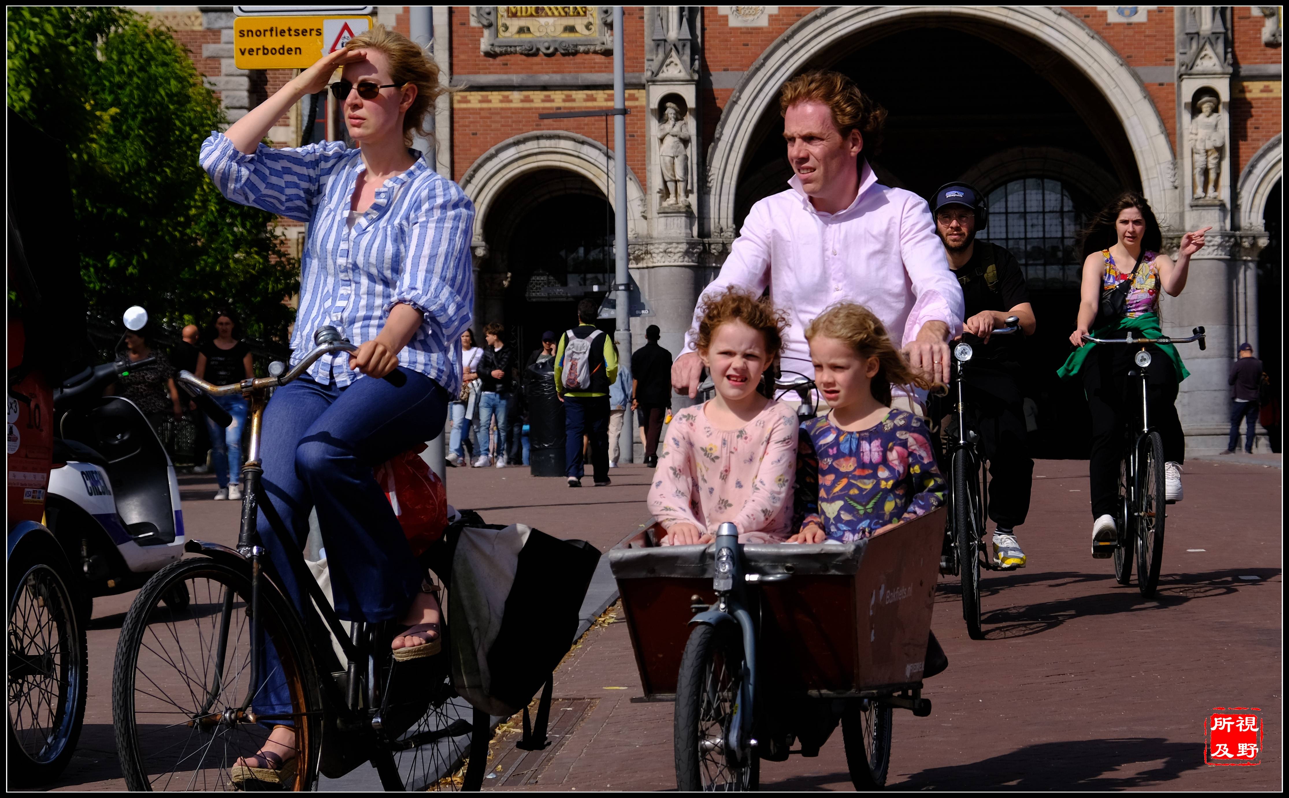 荷兰人高马大的自行车王国