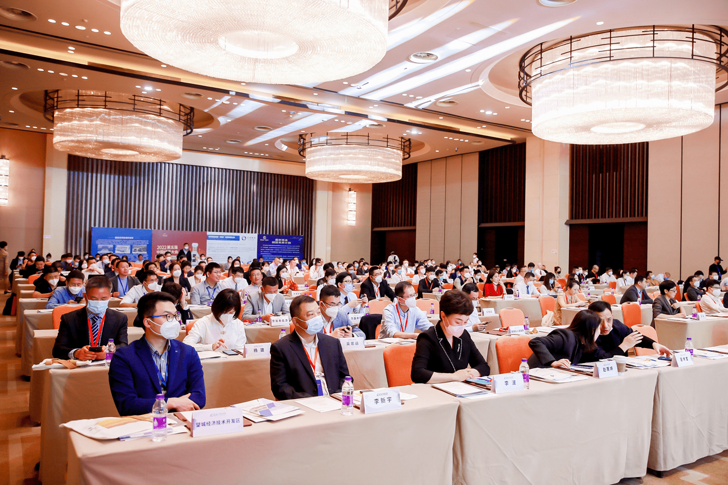 中国关工委常务副主任,中共中央宣传部原副部长胡振民,第十六届中央