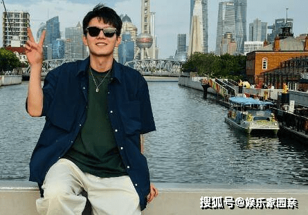 《曾少年》杨澄人设是怎样的?_谢乔_大学_小时候