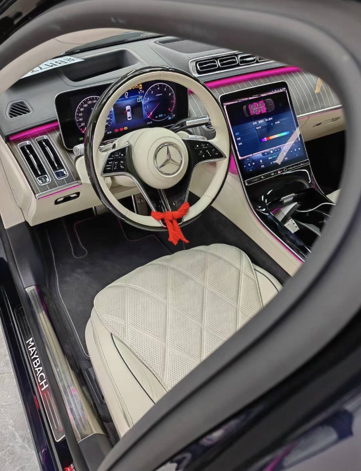 迈巴赫新款s480升级核桃木饰面板,呈现与众不同的高贵气质效果_搜狐