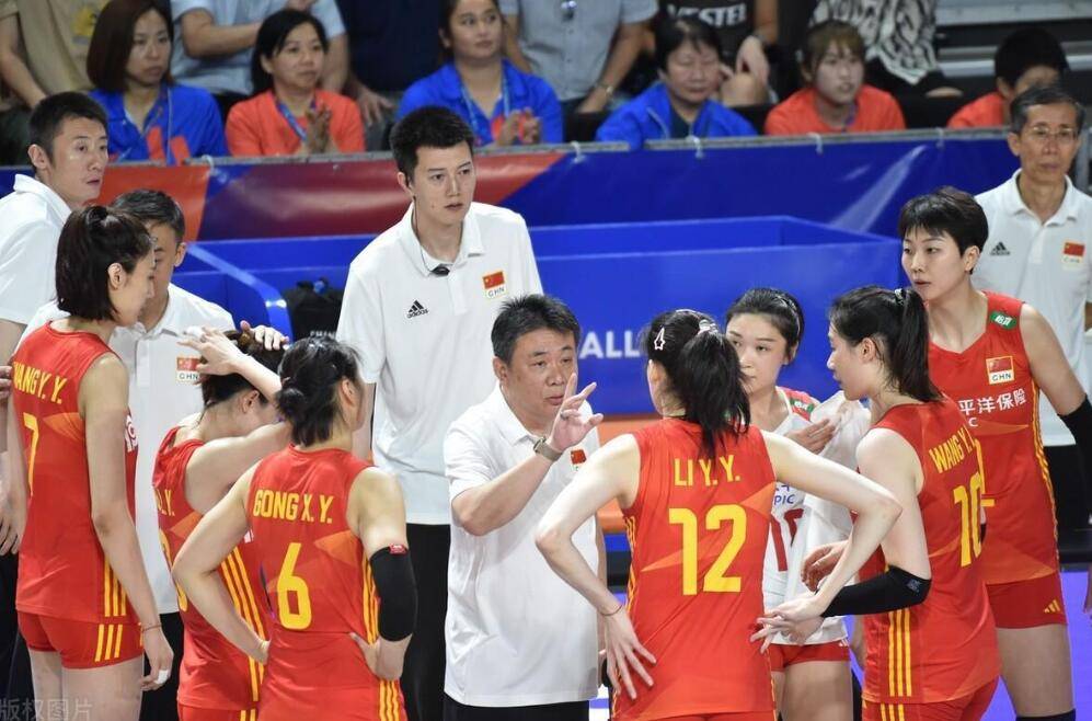 世联赛中国女排再次战胜巴西原因浮出水面，不是运气，也不是教练