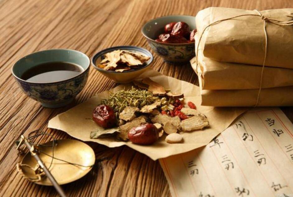 口服中药或者中成药:如妇可靖j胶囊,丹黄祛瘀胶囊,金银花,连翘,赤芍