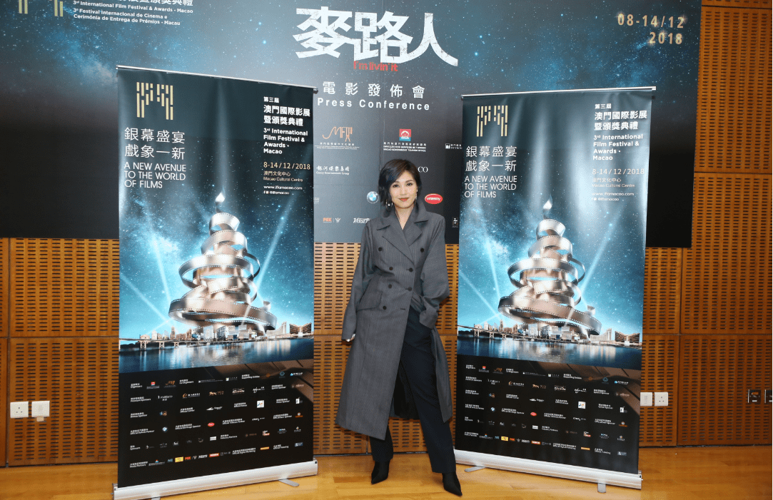 中国香港女歌手演员杨千嬅经纪公司_专辑_电影_同年