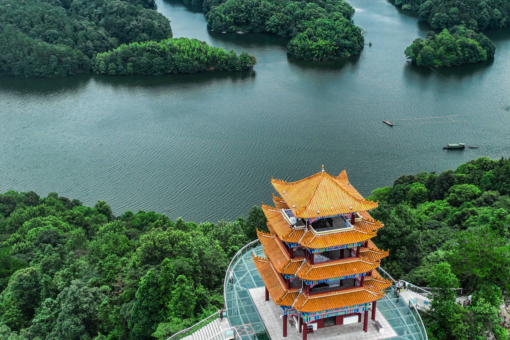 风光迤逦的仙女湖,七仙女下凡地,以情爱圣地,群岛峡谷曲水,水下千年