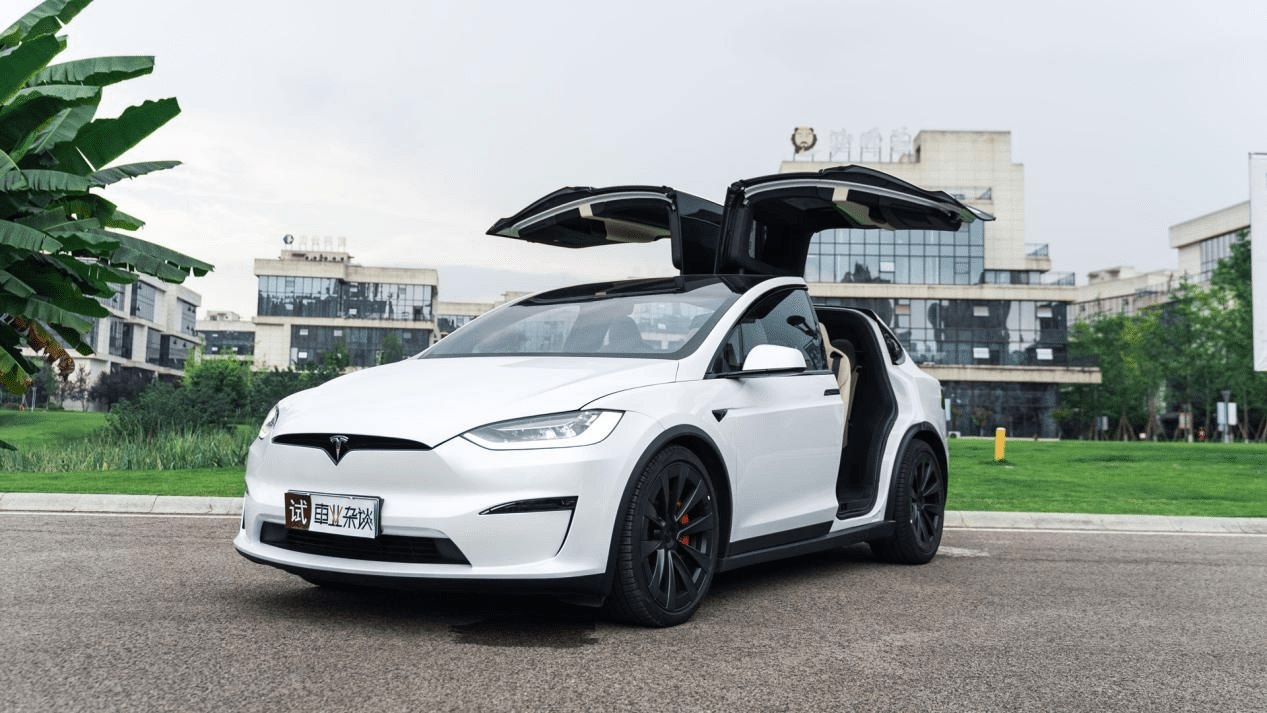 百万级特斯拉model x plaid,开着比bba爽,但值得买吗?