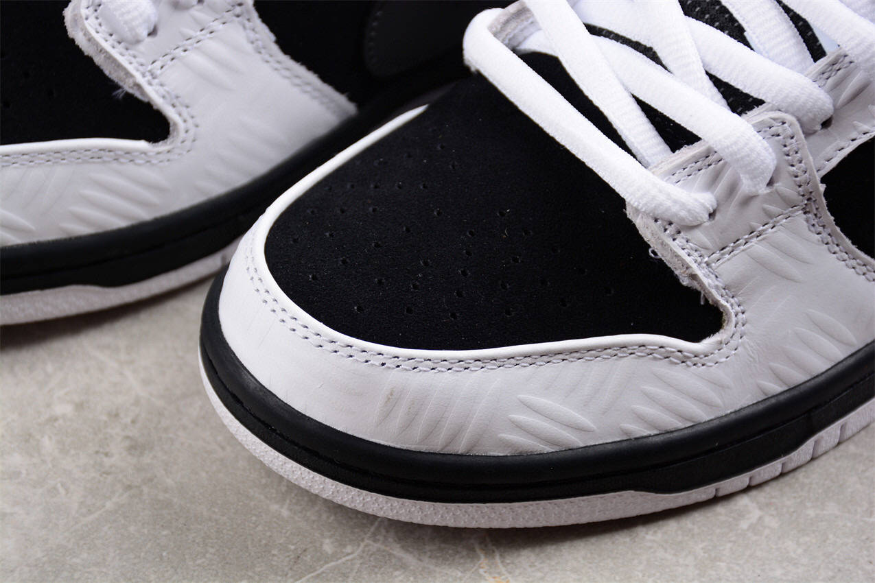 耐克tightbooth x nike sb dunk 联名反转熊猫低帮板鞋_白色_鞋舌