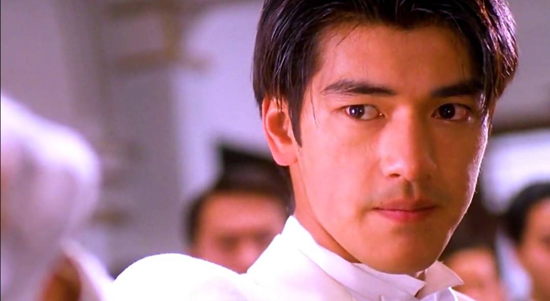 在拍戏时害怕看见动物的金城武认为:电影人应以人道的方式来对待影片