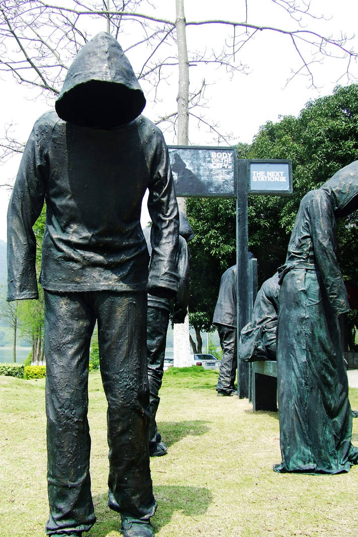 城市水泥森林里的"躯壳人"_世界_灵魂_雕塑