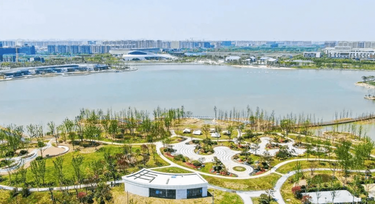 园林_新城_脸颊