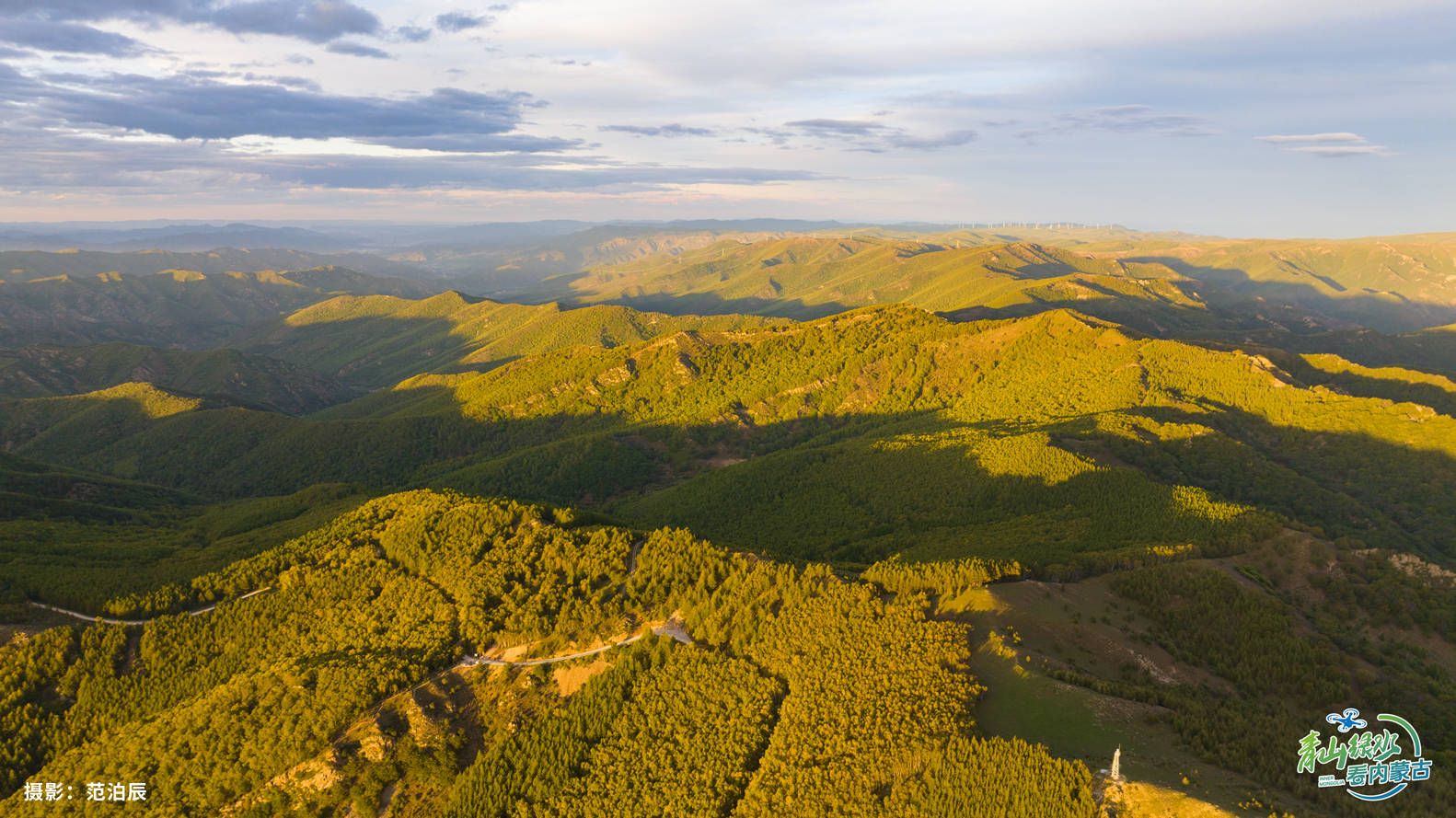 砬子沟景区素有"草原山海""天池水域"之称,是一片独特的景观区域,景区