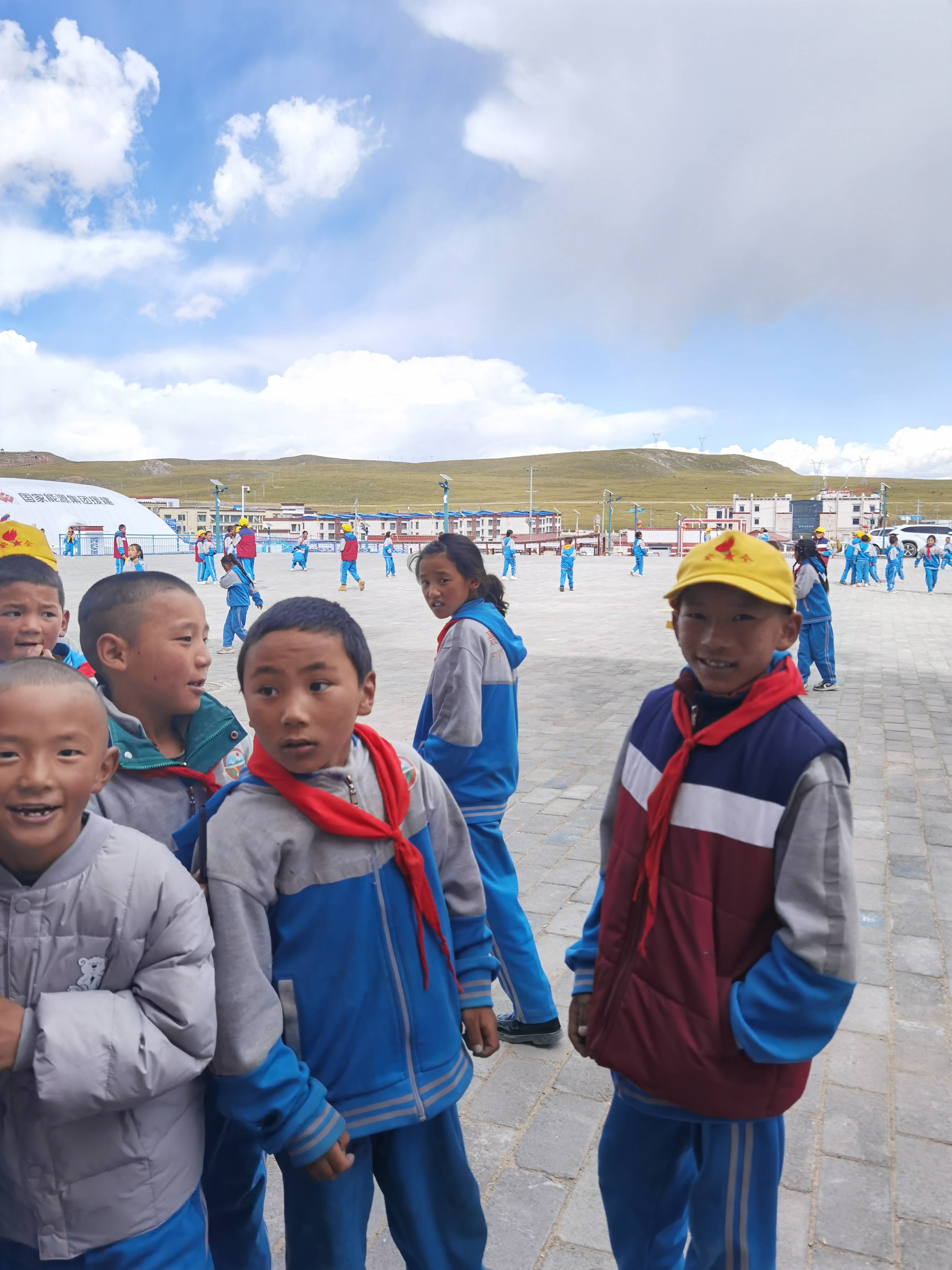 科技助力播撒教育的种子,向没有一棵树的地方奔赴_教学_课堂_聂荣县