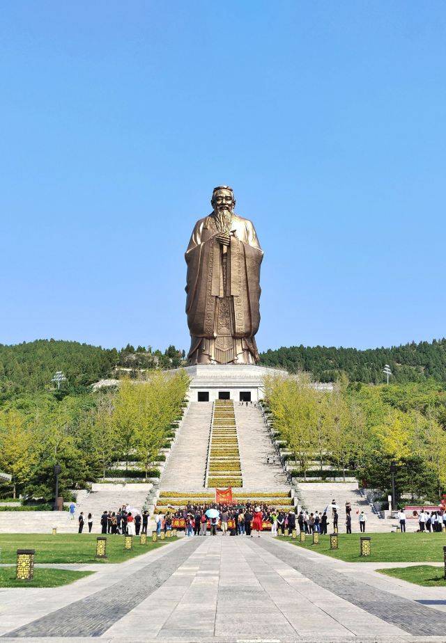 尼山圣境景区:是孔子的诞生地,是一座传统文化体验园和文化知识学堂
