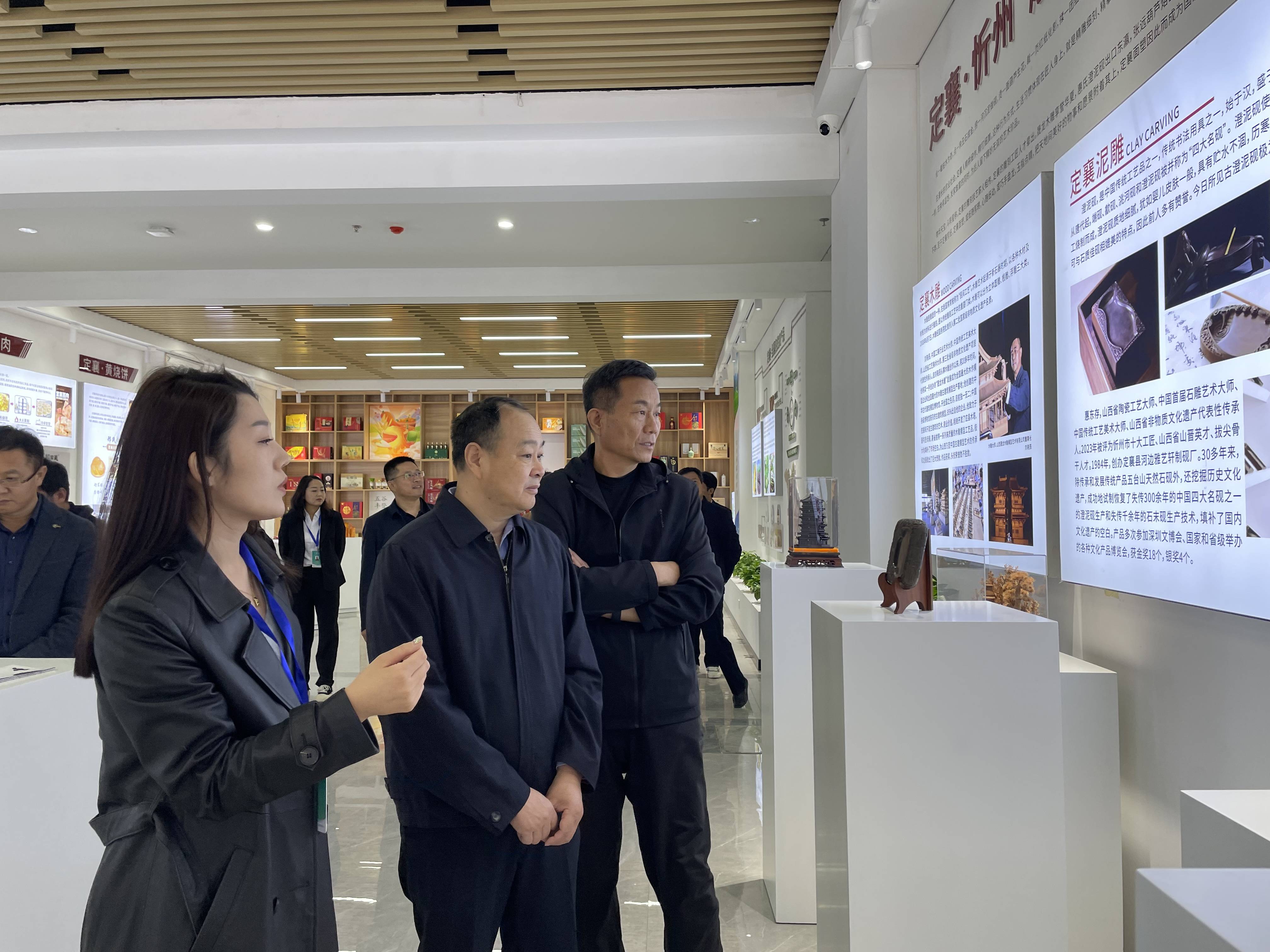 农工委主任王存珍,县人大常委会主任曲建成,县人大常委会副主任李世忠